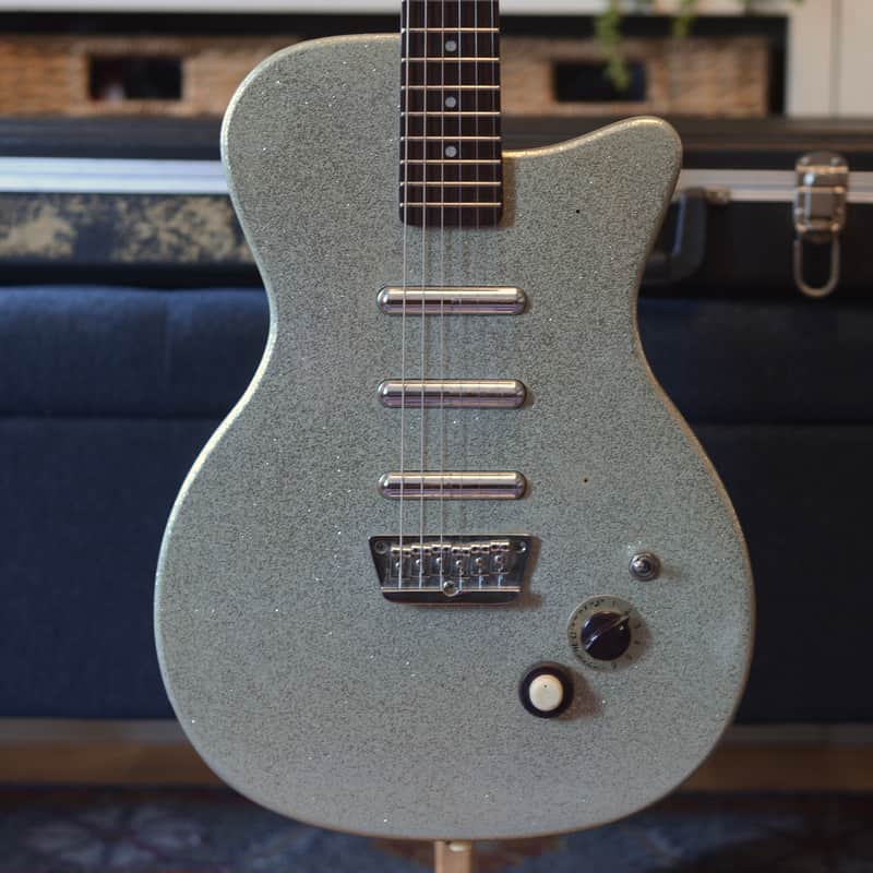 Danelectro 56 U-3 Reissue Silver Metalflake w/HSC Coffin Case image 1