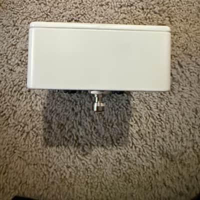 Walrus Audio EB-10 Preamp/EQ/Boost 2020 - Cream image 3