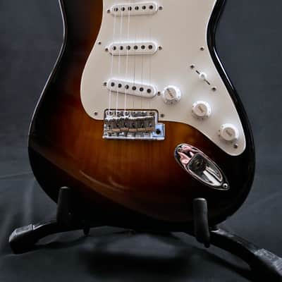 Vintage Custom 1955 Stratocaster NOS  Wide-Fade 2-Color Sunburst image 4
