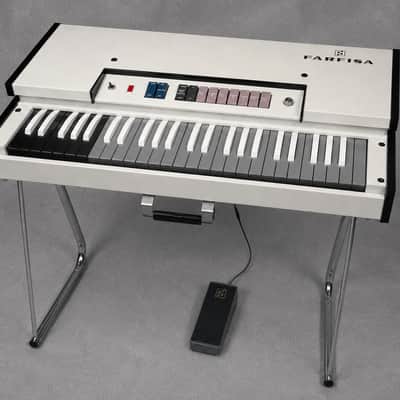 Farfisa FAST 3 ✅ Rare Vintage Italian Combo Organ ✅ Iconic Psychedelic 70s Transistor Sound ✅ Fully Checked & Cleaned ✅ Striking "FAST" Series Aesthetic ✅ Worldwide Shipping image 5