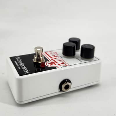 Electro-Harmonix Nano Big Muff Pi Distortion / Sustainer 2013 - Present - White / Black / Red image 3