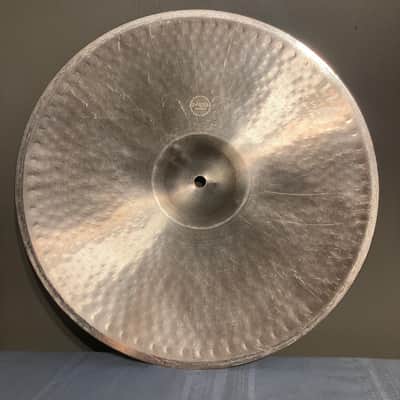 Paiste Giant Beat 15” Top hi hat cymbal 897 grams - Brilliant image 5