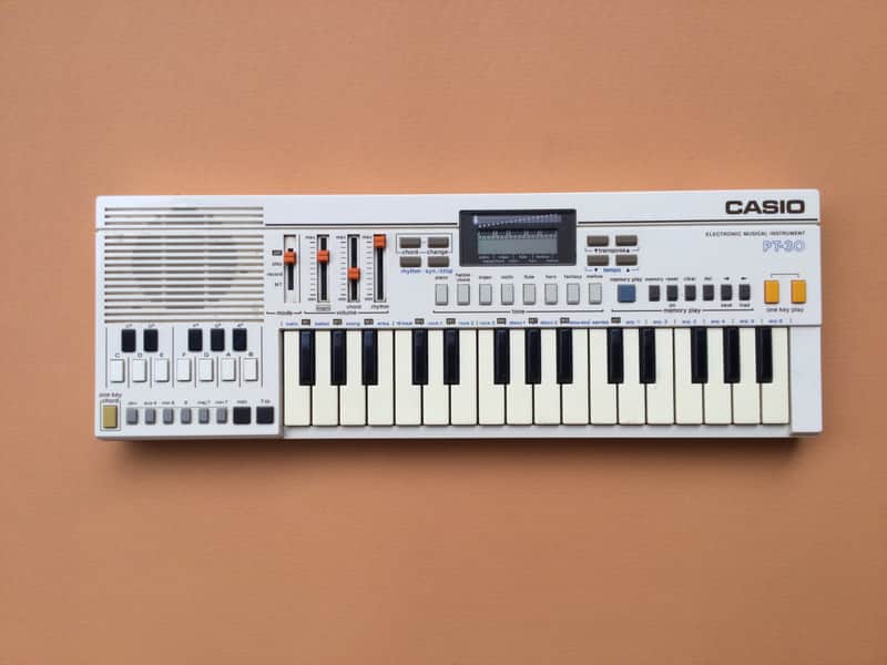 Casio PT-30 31-Key Mini Synthesizer 1980s - White image 1