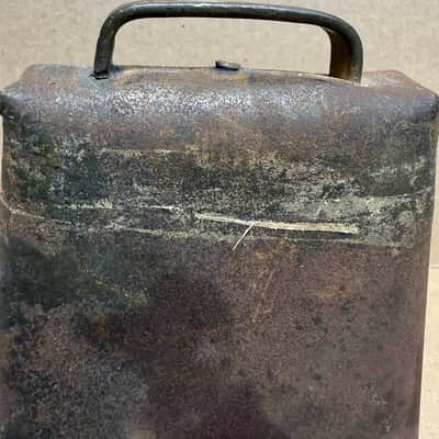 Unbranded Vintage Steel Cowbell – Rustic Patina – Heavy-Duty Construction – Fully Functional – Used image 9