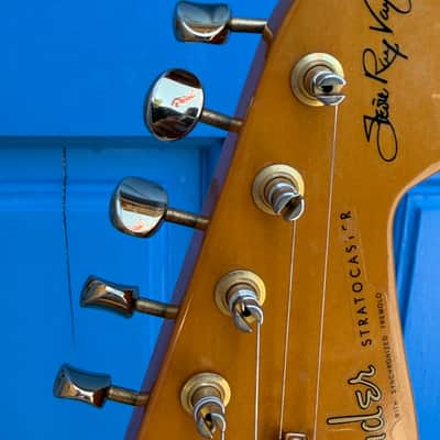 Fender Stevie Ray Vaughan Stratocaster with Pau Ferro Fretboard 2000s 3-Color Sunburst image 6