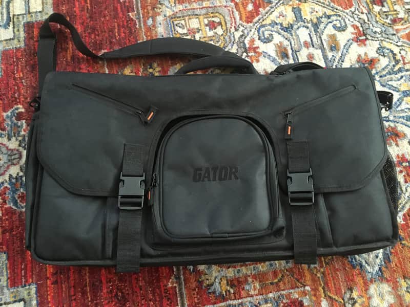 Gator GCLUBCONTROL28 G-CLUB 28" DJ Controller Messenger Bag 2020s - Black image 1