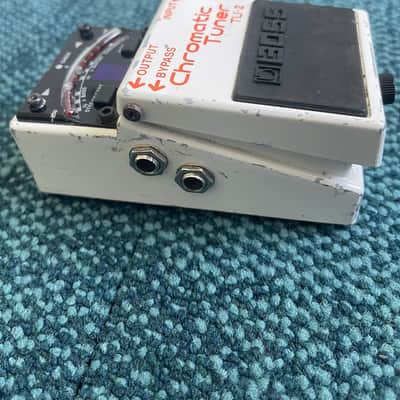 Boss TU-2 Chromatic Tuner (Dark Gray Label) 1998 - 2009 - White image 3