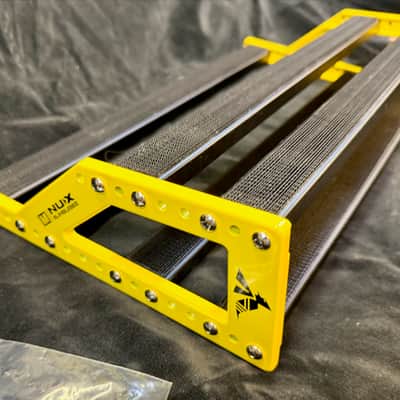 NuX Bumblebee MEDIUM Pedal Board with Soft Case 2010s - Black / Yellow image 6