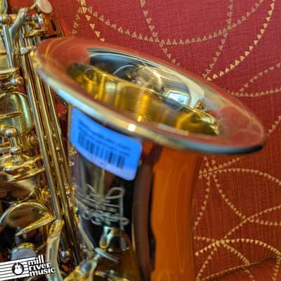 Jean Paul USA AS-400 Student Alto Saxophone w/ Contored Case - Used image 4