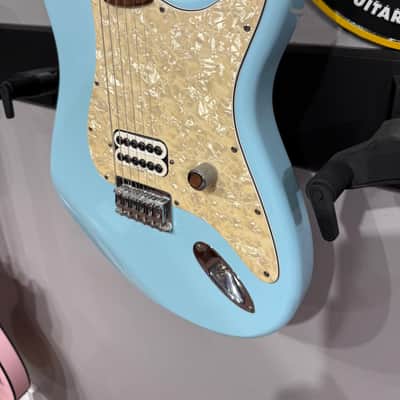 Fender Tom DeLonge Artist Series Signature Stratocaster 2002 - Daphne Blue image 6