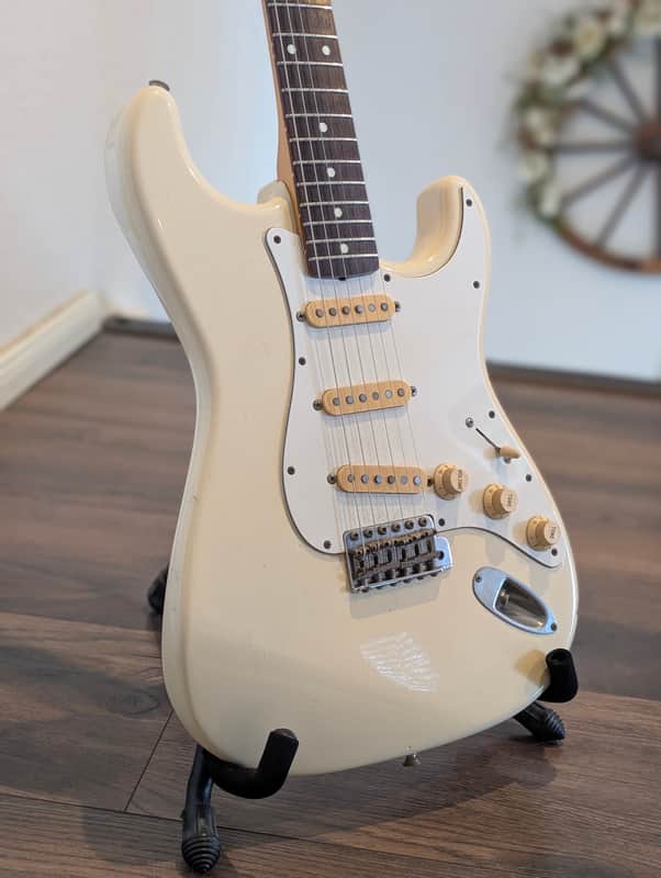Fender Stratocaster 1986 - White 40 years old Great Sound image 1