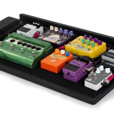 Gator 30" X 16" Wood Pedal Board w/ Black Nylon Carry Bag; Includes G-Bus-8 Power Supply W/ (8) 9V & (3) 18V Outputs GPT-PRO-PWR image 2