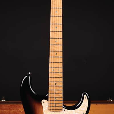 Fender 2004 Custom Shop Custom Classic Player Stratocaster in 2-Tone Sunburst with 3x Lindy Fralin Blues Special Pickups, Premium Ash Body, Lightly Figured Maple Neck, 9.5" Radius, Modern "C" Neck Profile, Sperzel Trim-Lok Tuners & Abalone Dot Inlays image 8