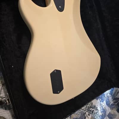 G&L El Toro 1988 - White image 6