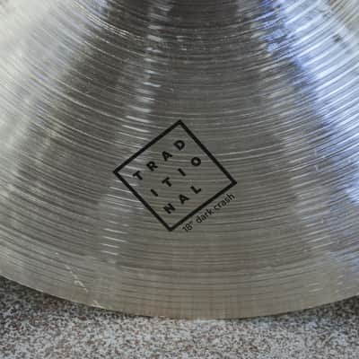 Istanbul Agop 18" Traditional Dark Crash image 3