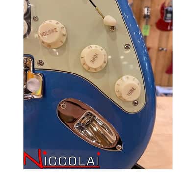 Fender American Professional Classic Stratocaster HSS, Maple Fingerboard, Faded Lake Placid Blue image 7