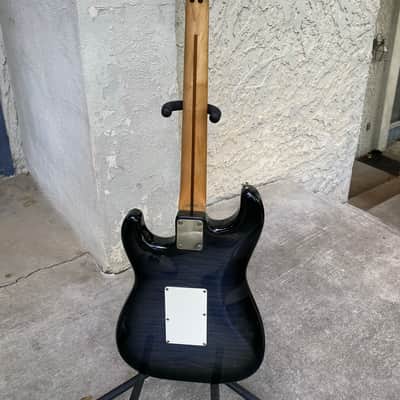 Japan built Fender "Squier Series" Floyd Rose Standard Stratocaster with Rosewood Fretboard 1992 - 1996 - Blue Foto Flame image 19