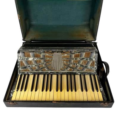 Vintage Loveri Piano Accordion with Hard Shell Carrying Case - In Good Condition image 1