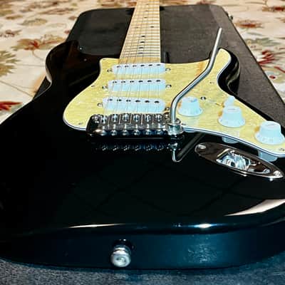 G&L USA Legacy SSS Gloss Black with HSC image 10
