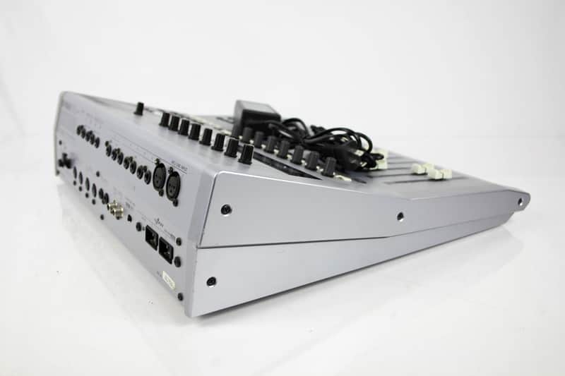 Yamaha 01X - 28 Channel Mixing Digital Mixing Studio new power