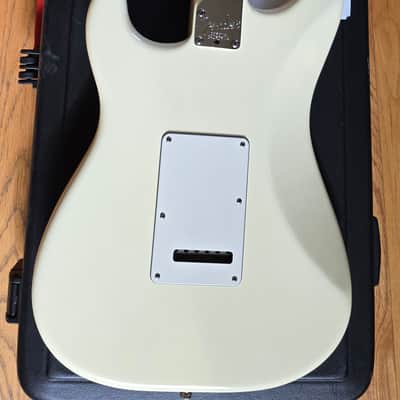 Fender Jeff Beck Artist Series Stratocaster with Hot Noiseless Pickups 2001 - Present - Olympic White image 3