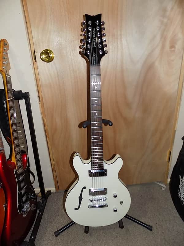 Daisy Rock Retro- H 12 String - White image 1