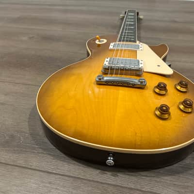 1998 Gibson Les Paul Classic - Honey Burst - Pro Player Upgrades Including Seymour Duncan Seth Lover Pickups! - Pro Set Up w Perfect Frets/Action/Intonation! image 2