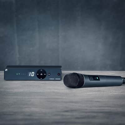 Sennheiser XSW 1-825 Wireless Handheld Vocal Set, A Band (548–572 MHz) image 2