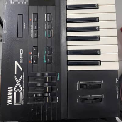 Yamaha DX7IIFD 16-Voice Synthesizer Used In Mint Condition image 2