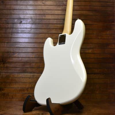 Fender Standard Jazz Bass®, Laurel Fingerboard, White Pickguard, Olympic White image 3