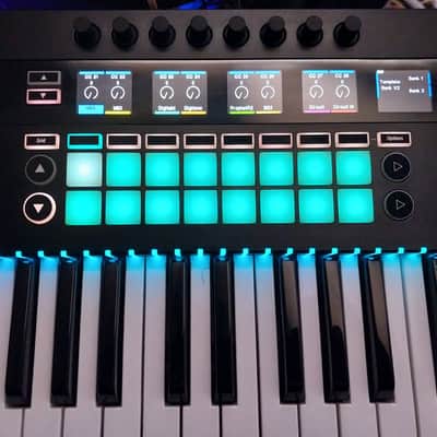 Novation 61 SL MK III MIDI Controller 2018 - Present - Black image 4