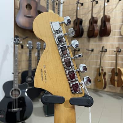 Fender Vintera II 70 Jaguar, Maple Fingerboard, Vintage White image 5