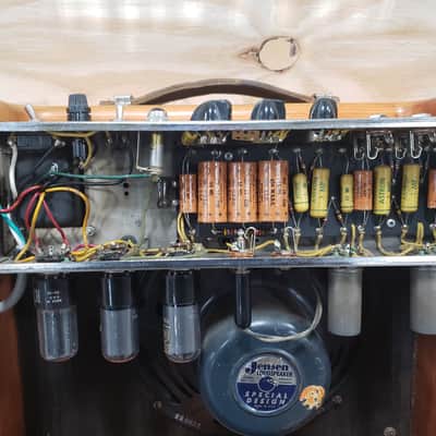 Fender Deluxe 5E3 Narrow Panel 15-Watt 1x12" Guitar Combo 1959 image 4