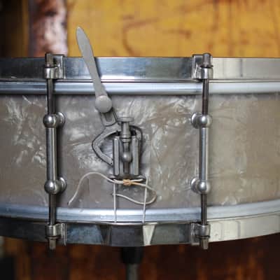 1930's Ludwig 'Professional Model' Snare Drum 5"x14" in Lavender Pearl image 3