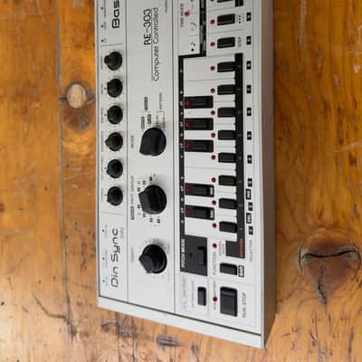 Dinsync RE 303 2026 - Silber image 5