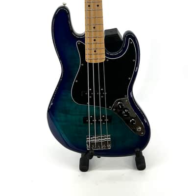 Fender Player Jazz Bass Plus Top with Maple Fretboard 2022 - Blue Burst image 5