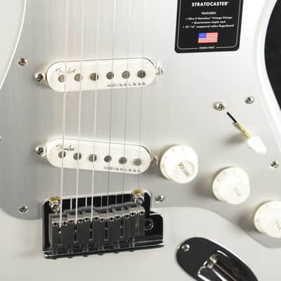 Mint Fender American Ultra II Stratocaster Avalanche Maple Fingerboard image 3