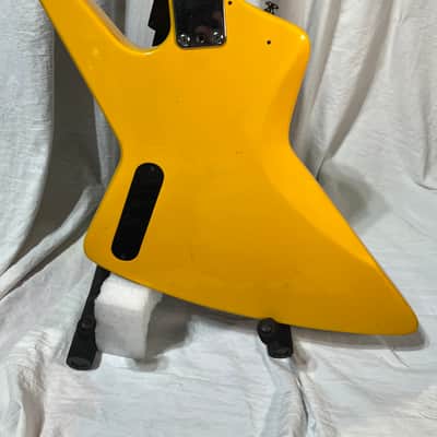 Dean Hollywood Z Early 1980s -  yellow and black image 11