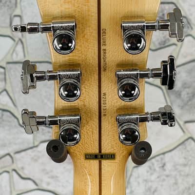 D’Angelico Deluxe Brighton in Vintage Sunburst with Hard Case image 8