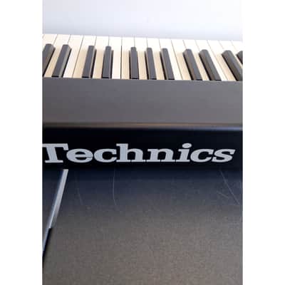 Technics SX-P30 - Digital Pianos - Black - Excellent w/ Power Supply & sustain pedal image 9