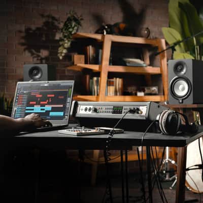 Universal Audio Volt 876 USB Recording Studio *USA Small Business* image 2