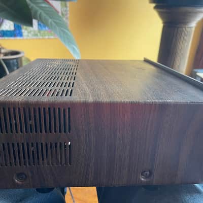 Marantz Model 1060 30-Watt Stereo Solid-State Integrated Amplifier 1971 - 1976 - Silver with Wood-grain covered Metal Case image 3