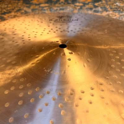 Zildjian K CONSTANTINOPLE OVERHAMMERED THIN 22” Gorgeous LIGHT AIRY COMPLEX! 2212 g Discontinued??? image 5