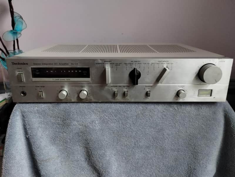 Technics SU V3 integrated amplifier in good working condition - 1990's image 1