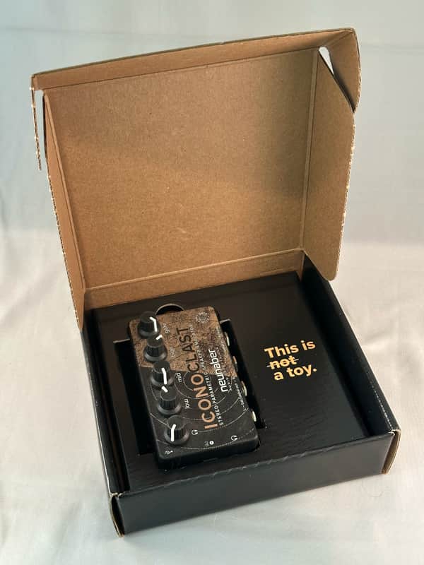 Neunaber Audio Iconoclast Speaker Emulator 2010s - Black/Gold image 1