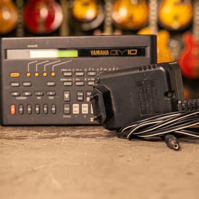 Yamaha QY10 Music Workstation 1990's image 2