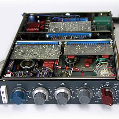 BAE 1073 Mic/Line Preamp/EQ with PSU image 2