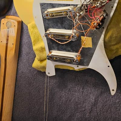 Fender Stratocaster Plus 1988 - Vintage white image 4