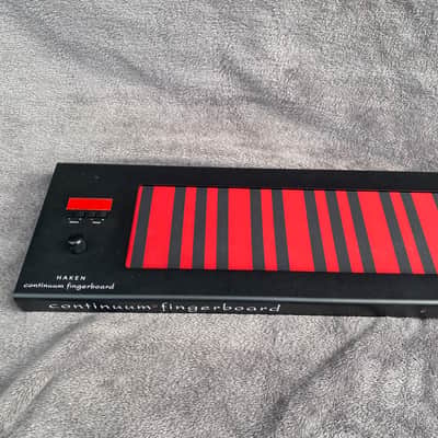 Haken Continuum Fingerboard 2010s - Red image 11