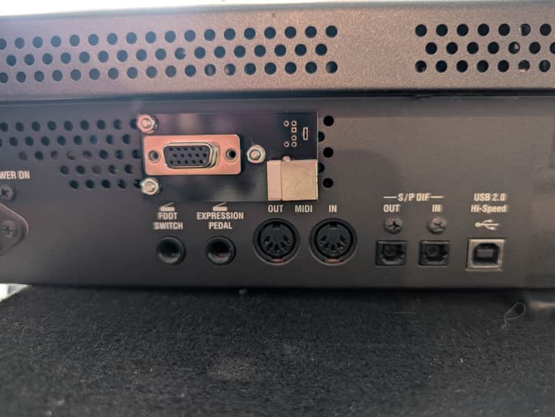 KORG D3200 32-Track Digital Recording Studio (2Seemy VGA Monitor